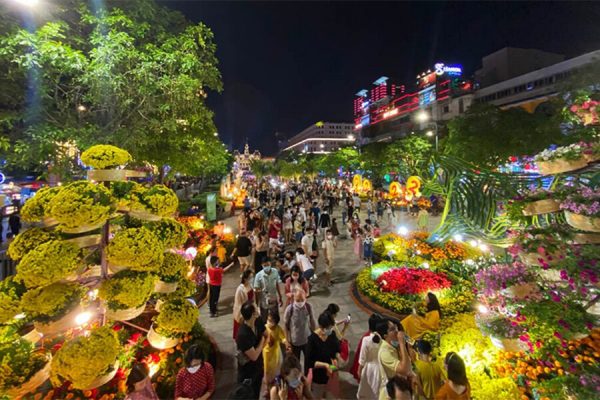 Nguyen Hue Walking Street